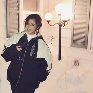 Meet your Posher, Adriana